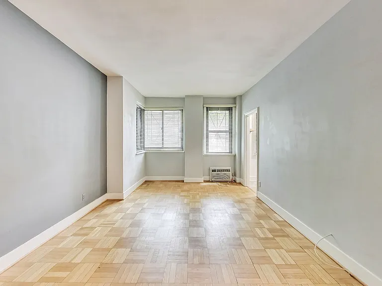 1010 25th St NW #101 — Photo 8