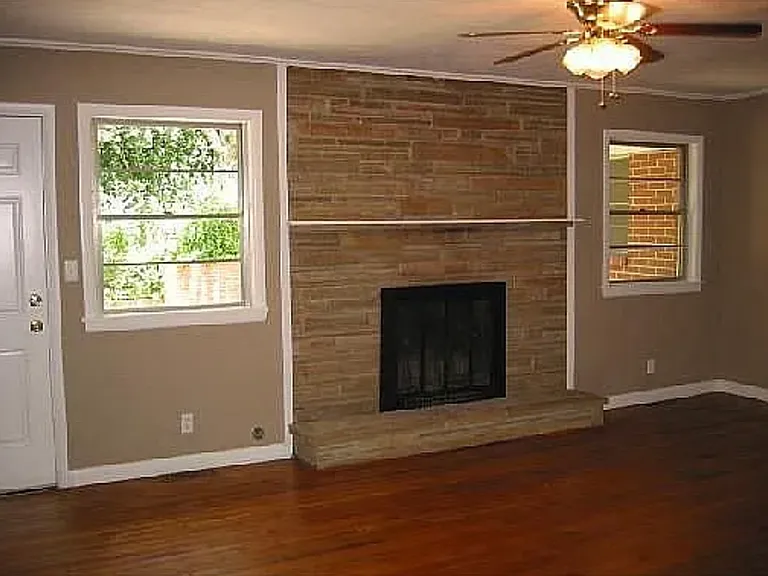 234 E North St — Photo 2