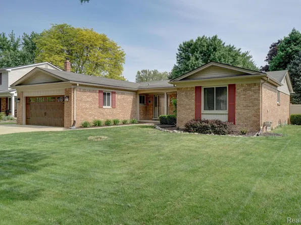 5760 Larkins Dr, Troy, MI 48085