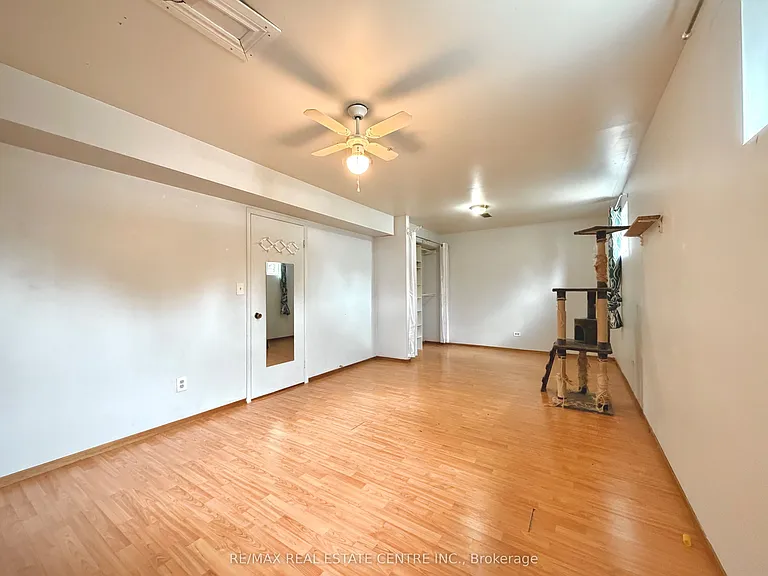 628 Main St E — Photo 15