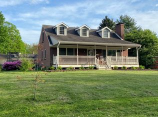 8804 Perry Rd, Lyndon, KY 40222