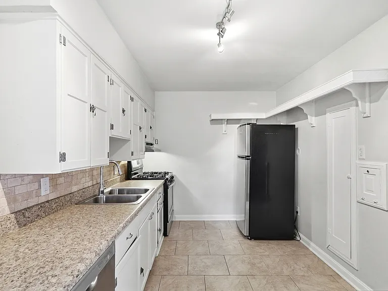 1695 Glenn Ave #C — Photo 14