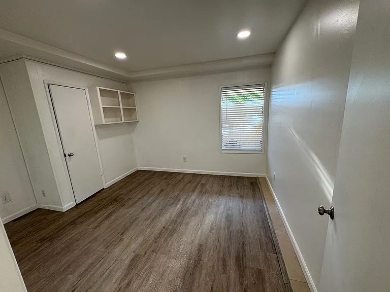 7000 Saranac St #9 — Photo 50