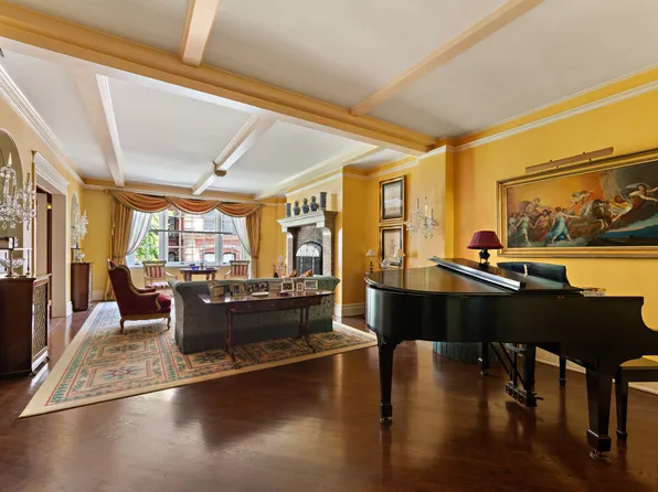 130 East 67th Street image 1 of 10