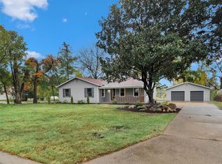 11130 Morrow Dr, Saint Ann, MO 63074