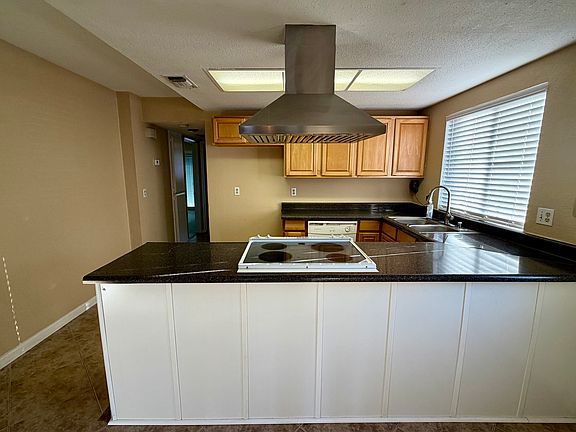 2nd image of 103B Hoxsie Ct