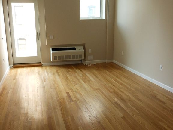 5th image of 3734 29th St APT 3F
