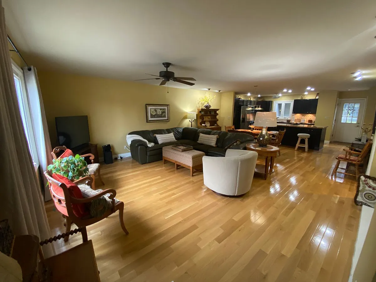 Building Photo - 323 S Towanda Ave #1