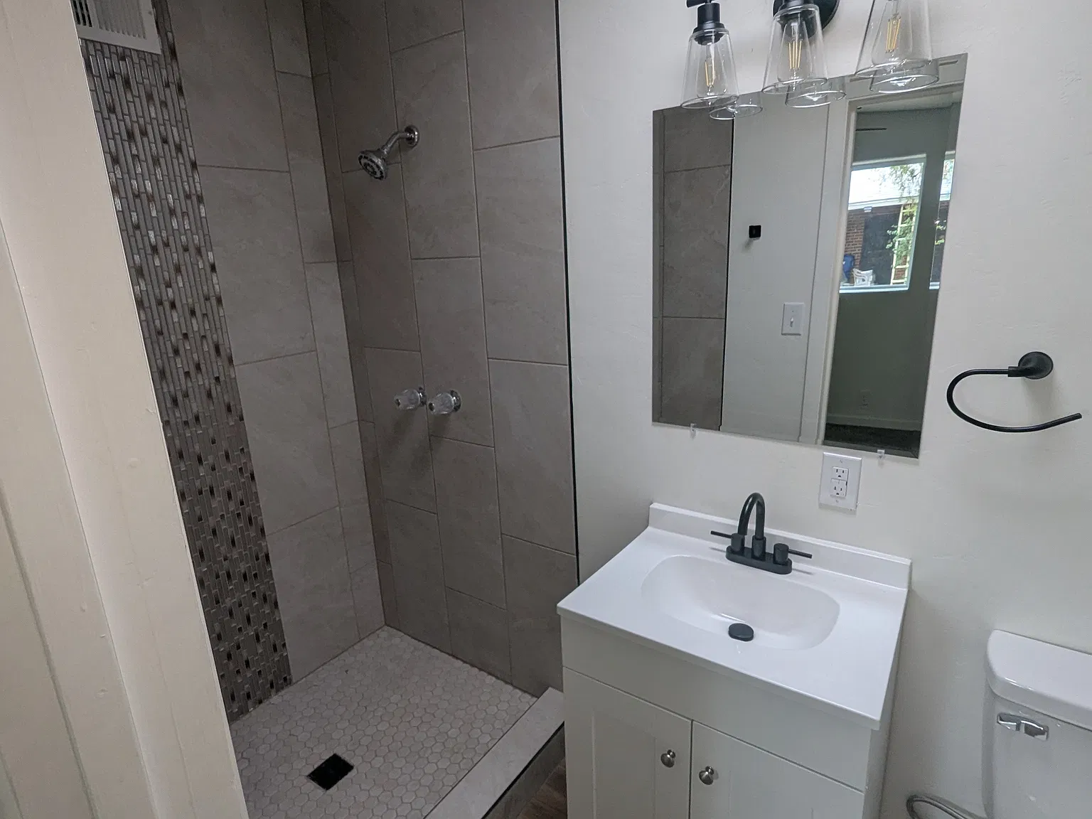 4 bed, 1448 sqft, $1,895 — Photo 4