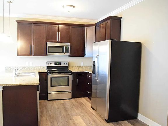 4th image of 1955 Grand Island Blvd #102