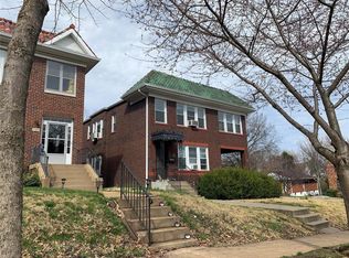 7701 Brookline Ter, Saint Louis, MO 63117