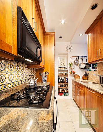 1st image of 150 W 79th St APT 7A