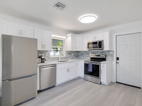 4th image of 2668 Michigan Ave #2668