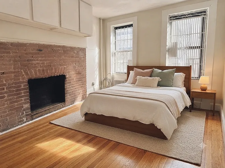 405 W 49th St #4W — Photo 4