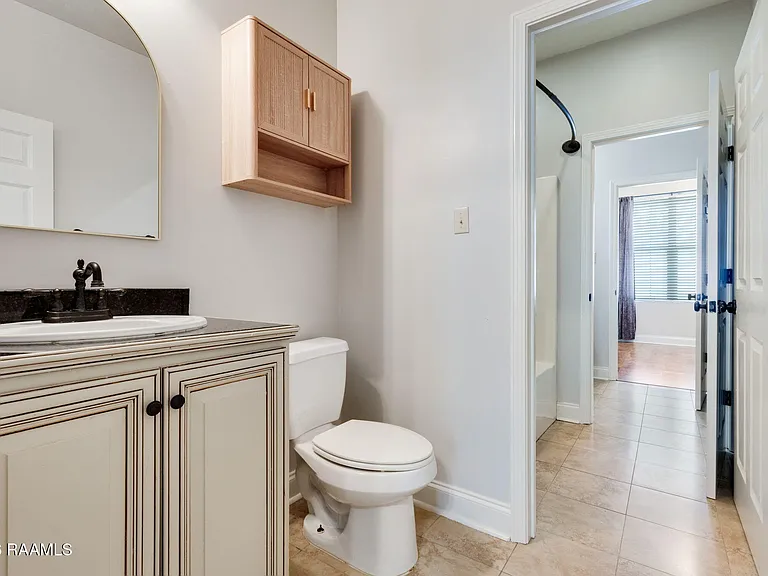 300 Roosevelt St #A — Photo 11