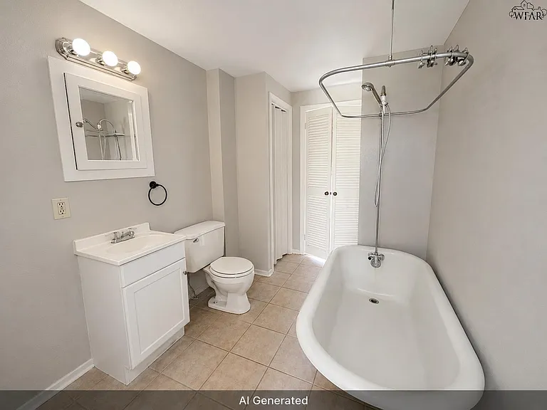 2102 Taylor St — Photo 2