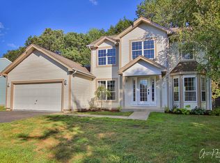 4019 Newport Dr, Island Lake, IL 60042