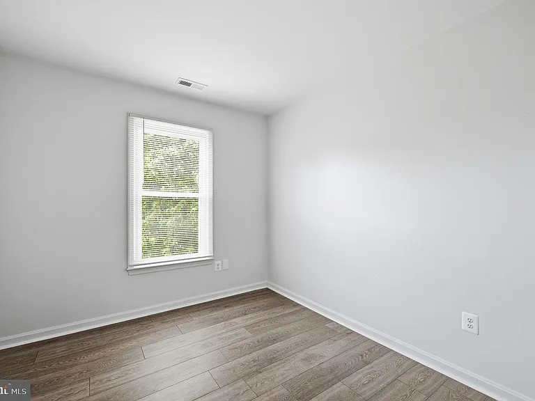 10609 Oxford Ct — Photo 33