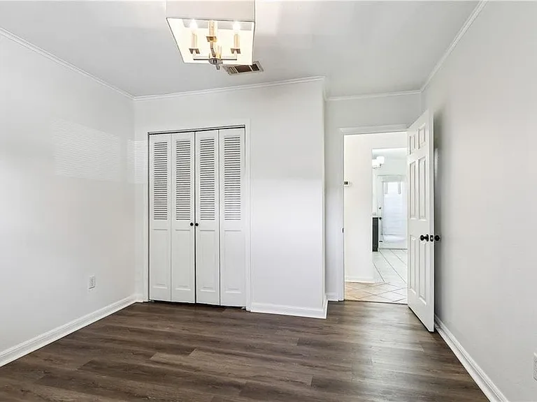1100 Brockenbraugh Ct — Photo 10
