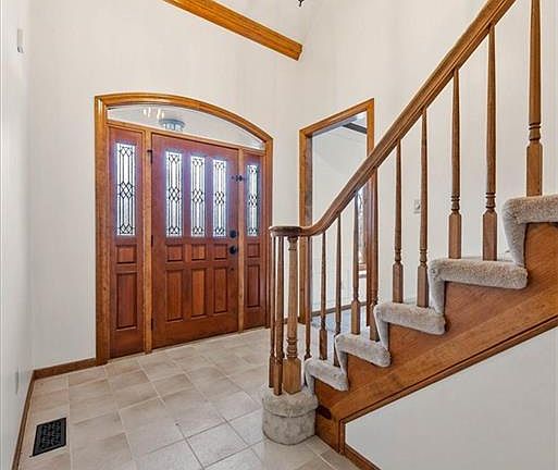 5th image of 17860 Windsor Dr