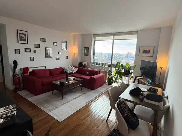 496 Fulton Street image 1 of 9