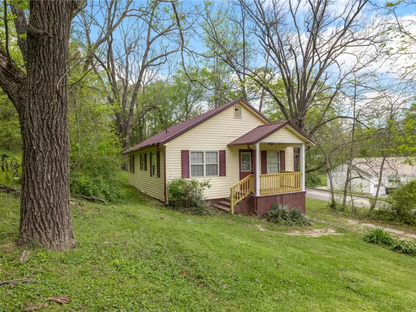 224 N Highland St, Harrison, AR 72601