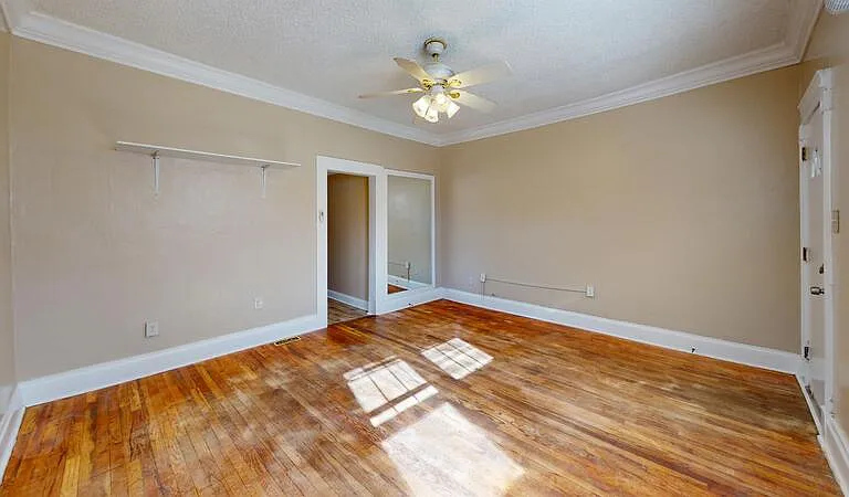 222 E Harrison St — Photo 4