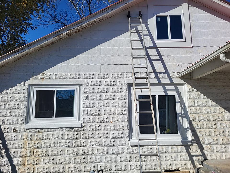 2nd image of 261 W 4th Ave