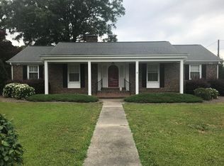 160 Crest Dr, Mount Olive, NC 28365