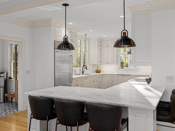 4th image of 64 Waterview Road