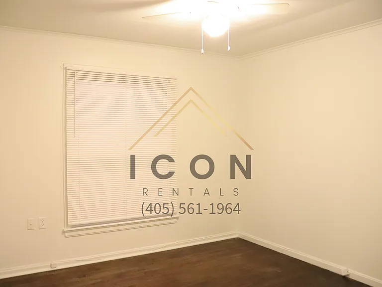 1108 W Warren St — Photo 13