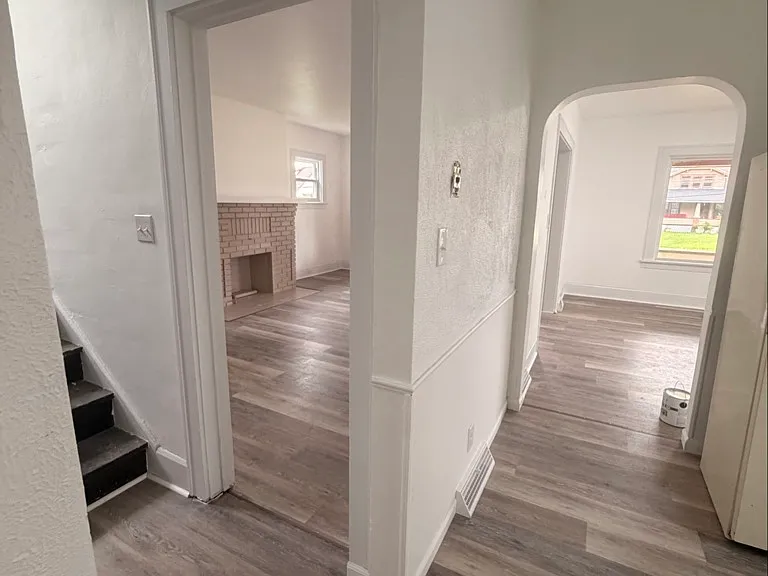 351 E Judson Ave — Photo 4