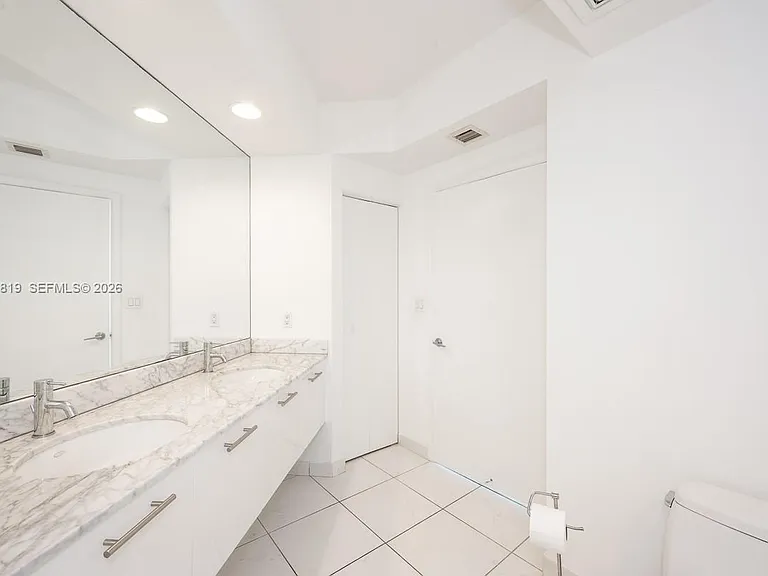 55 SE 6th St #2210 — Photo 21
