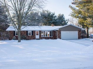 30182 Blue Spruce Dr, Elkhart, IN 46514