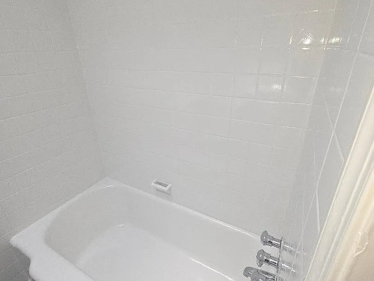 83 Chester Ave — Photo 7