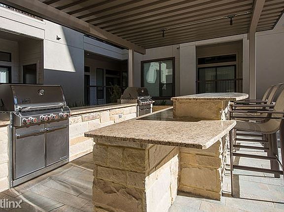 7SeventyApartments outdoor grill