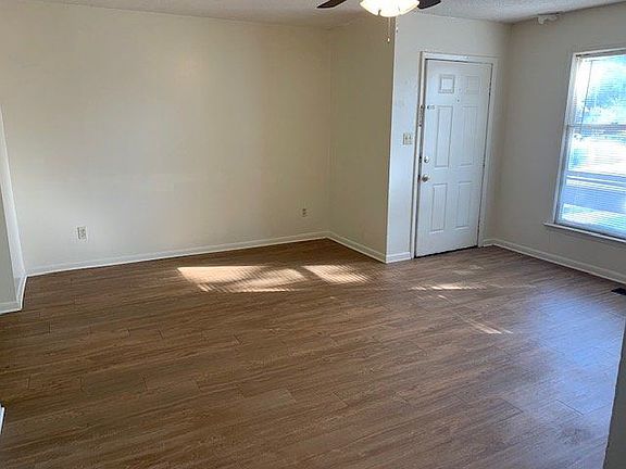 3rd image of 301 Shiloh Dr #A