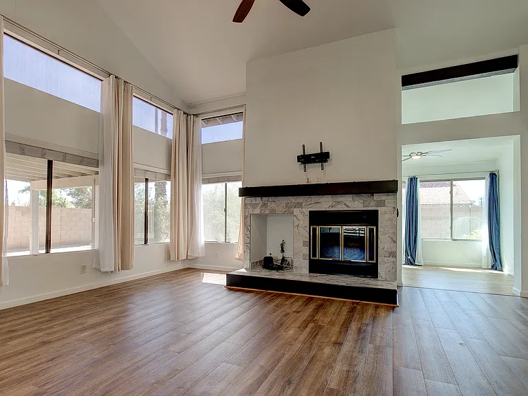 1945 E Velvet Dr — Photo 17