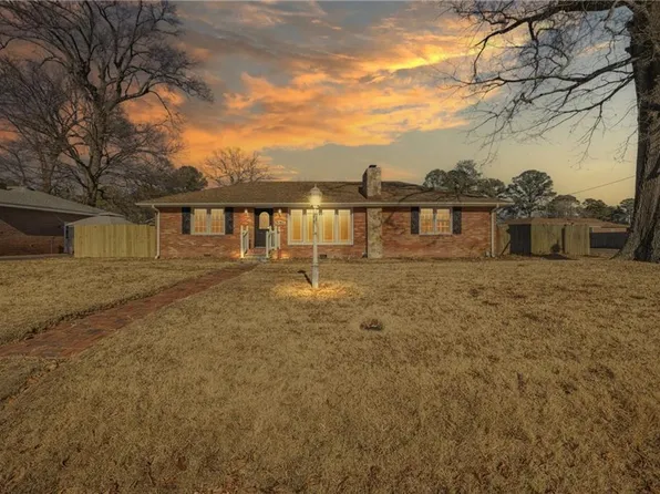 215 Leonard Rd, Portsmouth, VA 23701