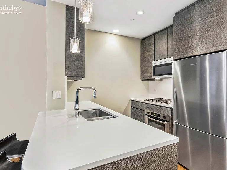 305 W 16th St #3D — Photo 3