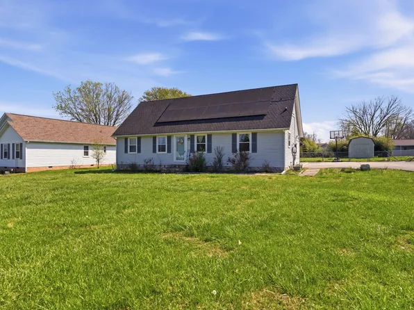 202 Virginia Dr, Tullahoma, TN 37388