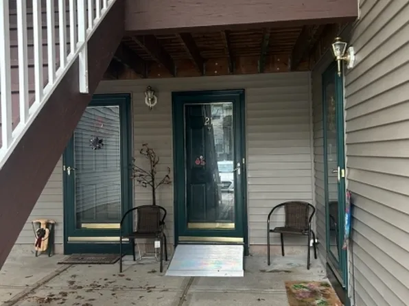 21 Woodcrest Ln, Clinton Town, NJ 08809