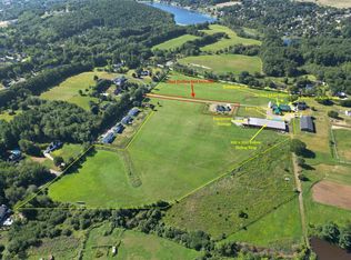 87 S Hampton Rd, Amesbury, MA 01913