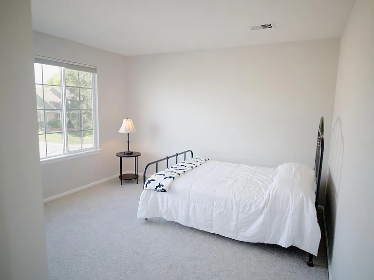 2nd bedroom, alternate staging