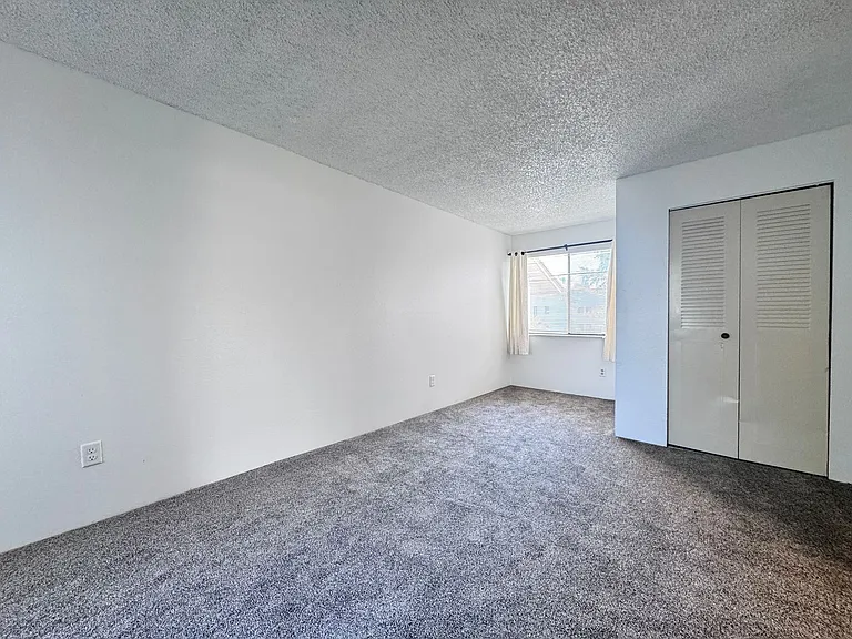 1705 Heatheridge Rd #H305 — Photo 8