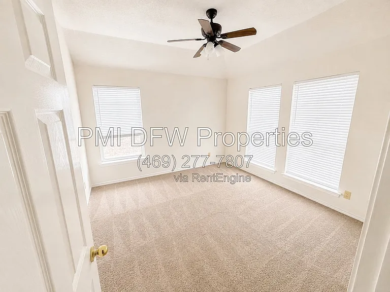 2332 Boardwalk Dr — Photo 8