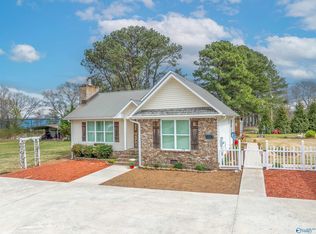 1658 Solitude Ave, Albertville, AL 35950