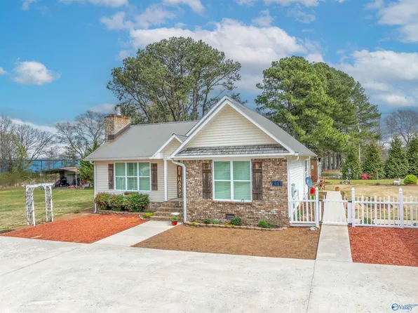 1658 Solitude Ave, Albertville, AL 35950