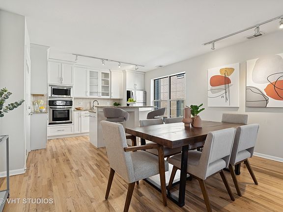 4th image of 1640 W Diversey Pkwy APT 6