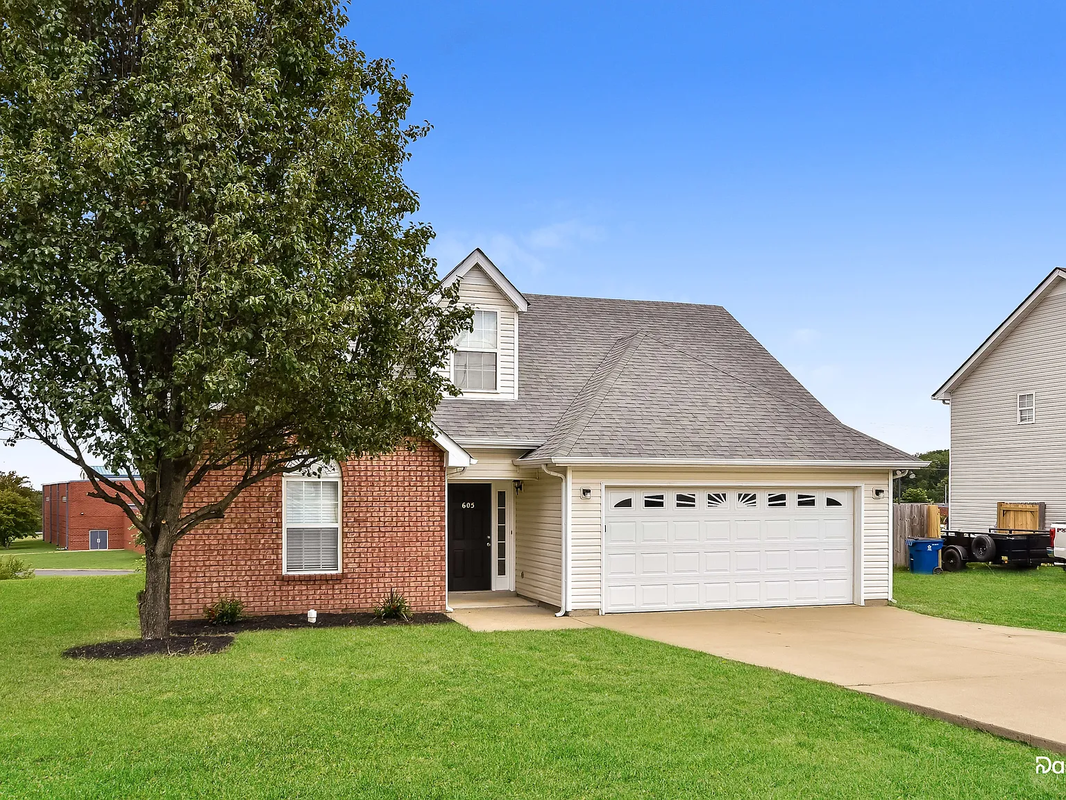 3 bed, 2.0 bath, 1258 sqft, $1,825 — Photo 3